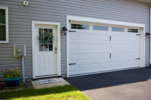 24/7 Emergency Garage Door Panel Replacement experts in Rushville, NE